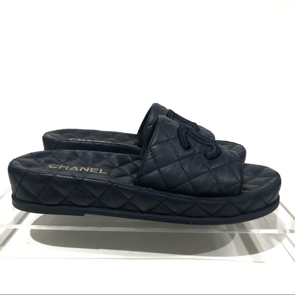 Authentic CHANEL Navy Blue Quilted Agneau Slides Mules Lambskin Leather Size 38 - Picture 3 of 15